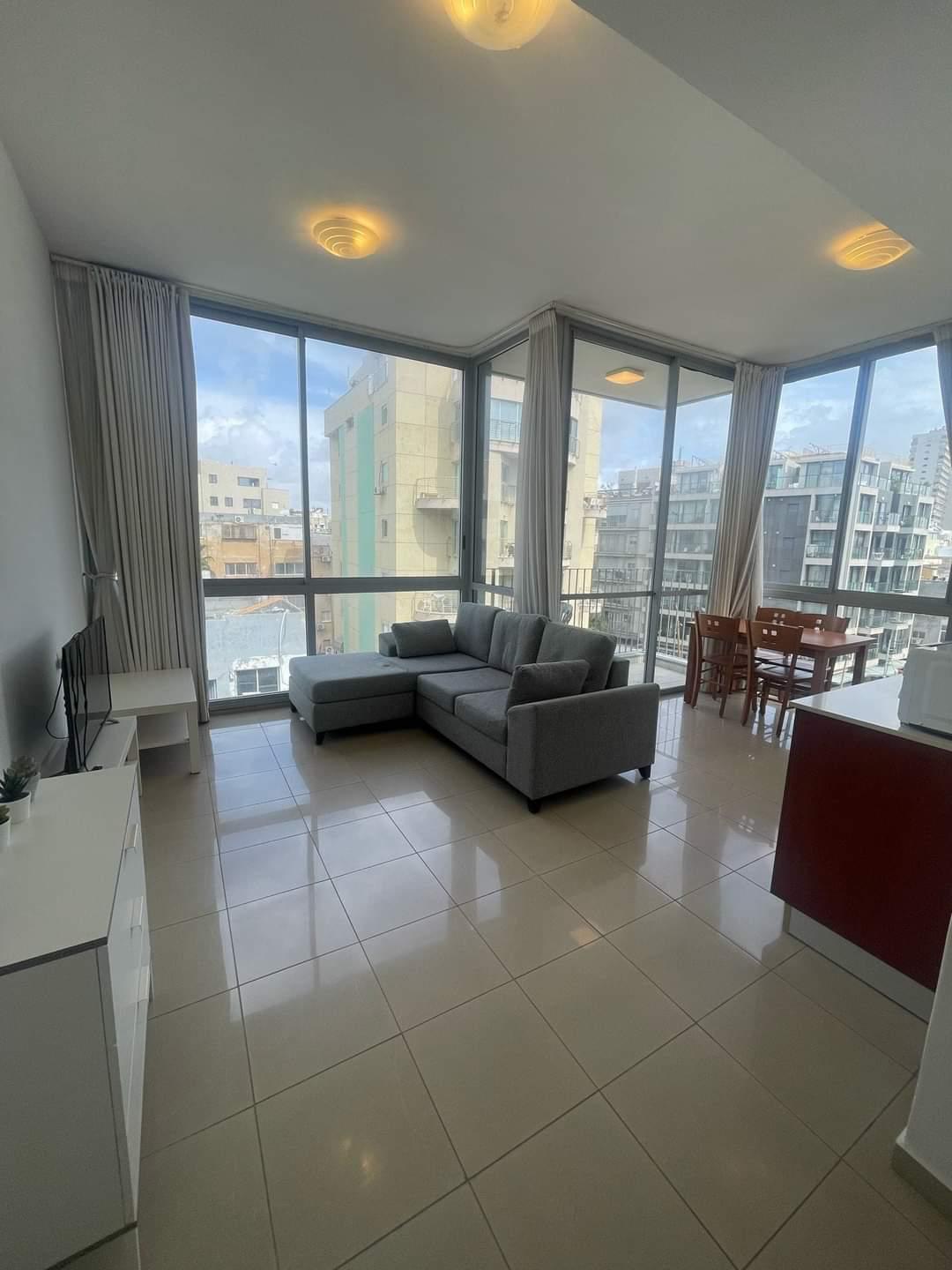 2 rooms apartment for rent in Bograshov Street Tel Aviv